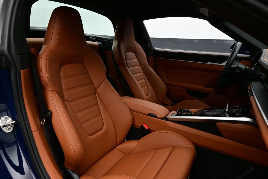 Certified 2026 Porsche 911 Targa 4 GTS AWD/4WD image 13