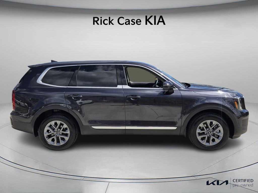 Certified 2025 Kia Telluride LX FWD image 4