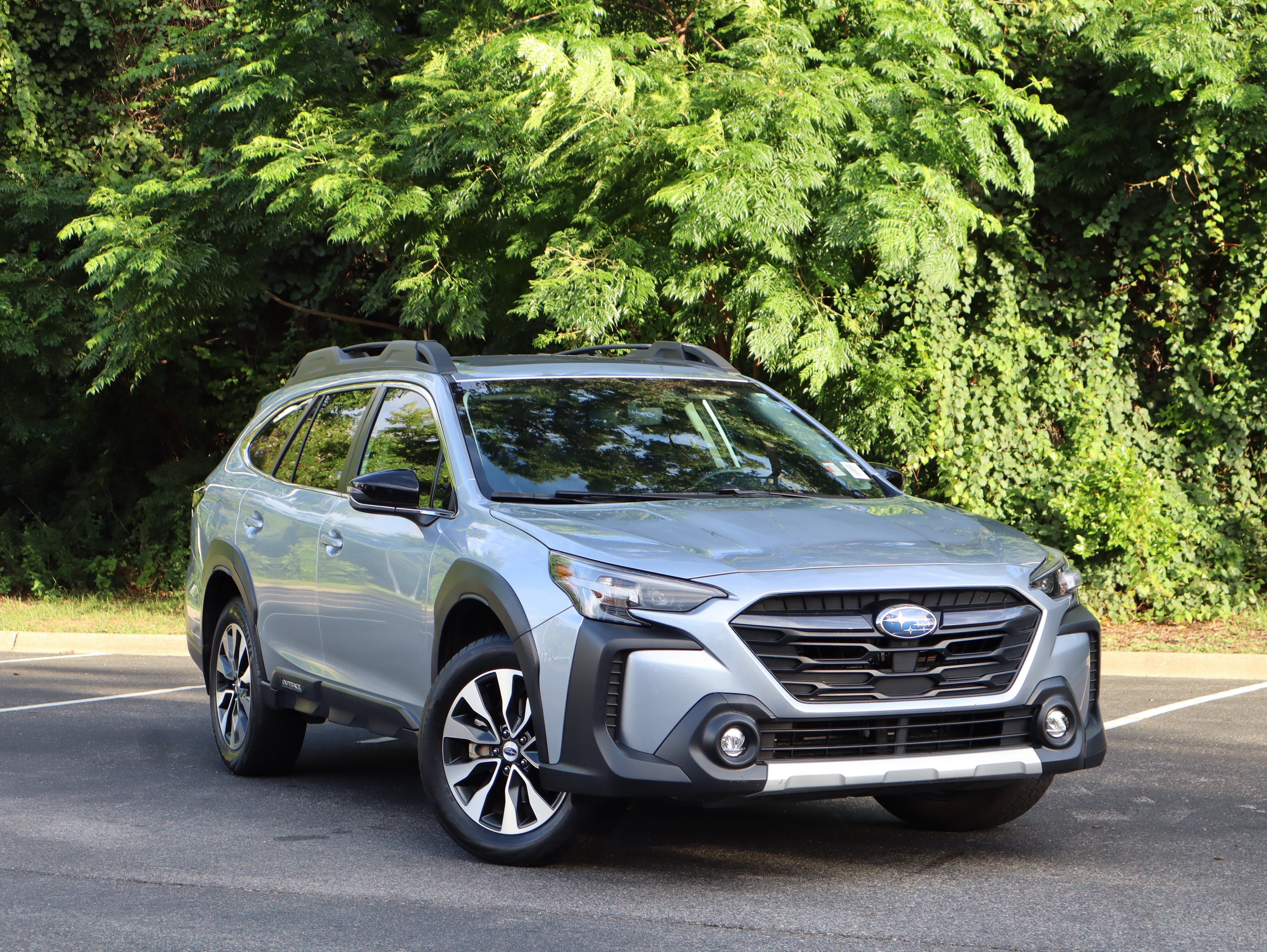 Used 2024 Subaru Outback Limited AWD/4WD image 2