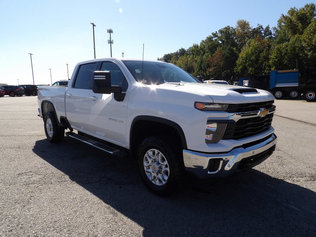 Used 2025 Chevrolet Silverado 3500 LT w/ Safety Package AWD/4WD image 10