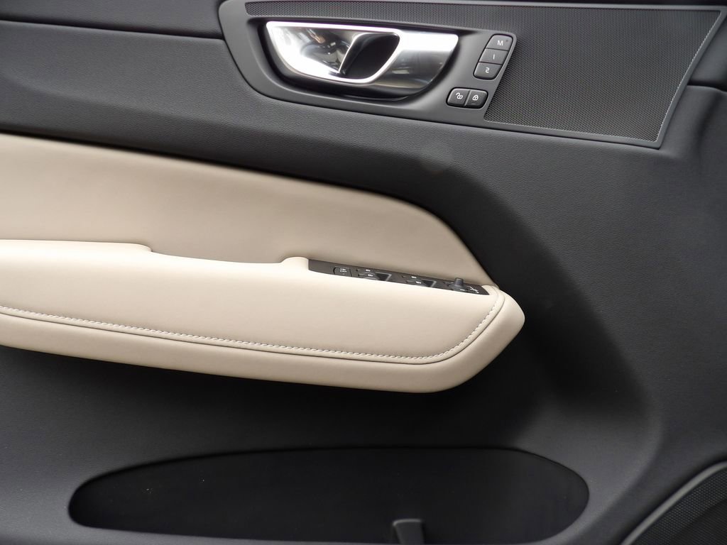 New 2026 Volvo XC60 T8 Core w/ Climate Package image 8