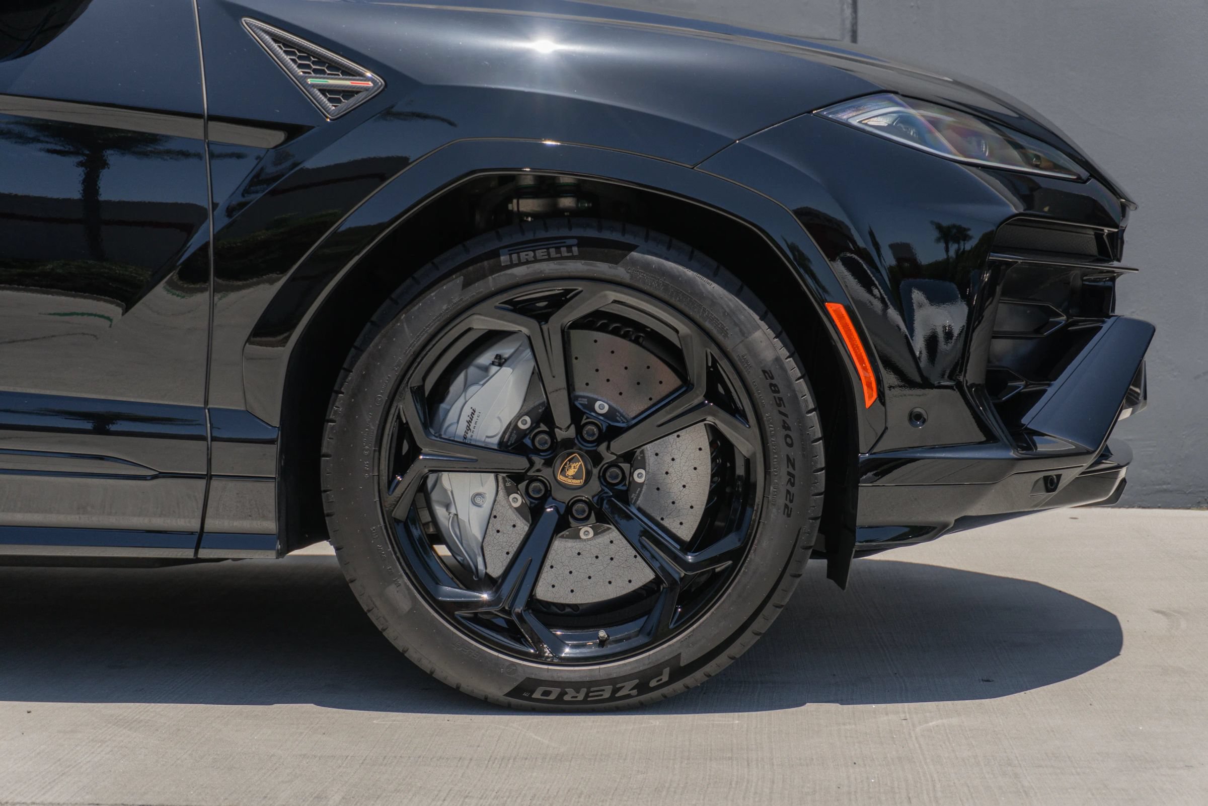 Used 2026 Lamborghini Urus SE AWD/4WD image 38