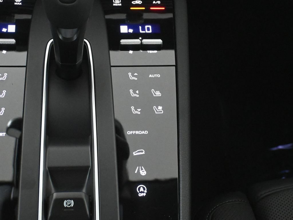 New 2026 Porsche Macan AWD/4WD image 26