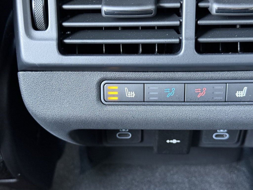 Certified 2026 Land Rover Range Rover Evoque Dynamic SE image 35