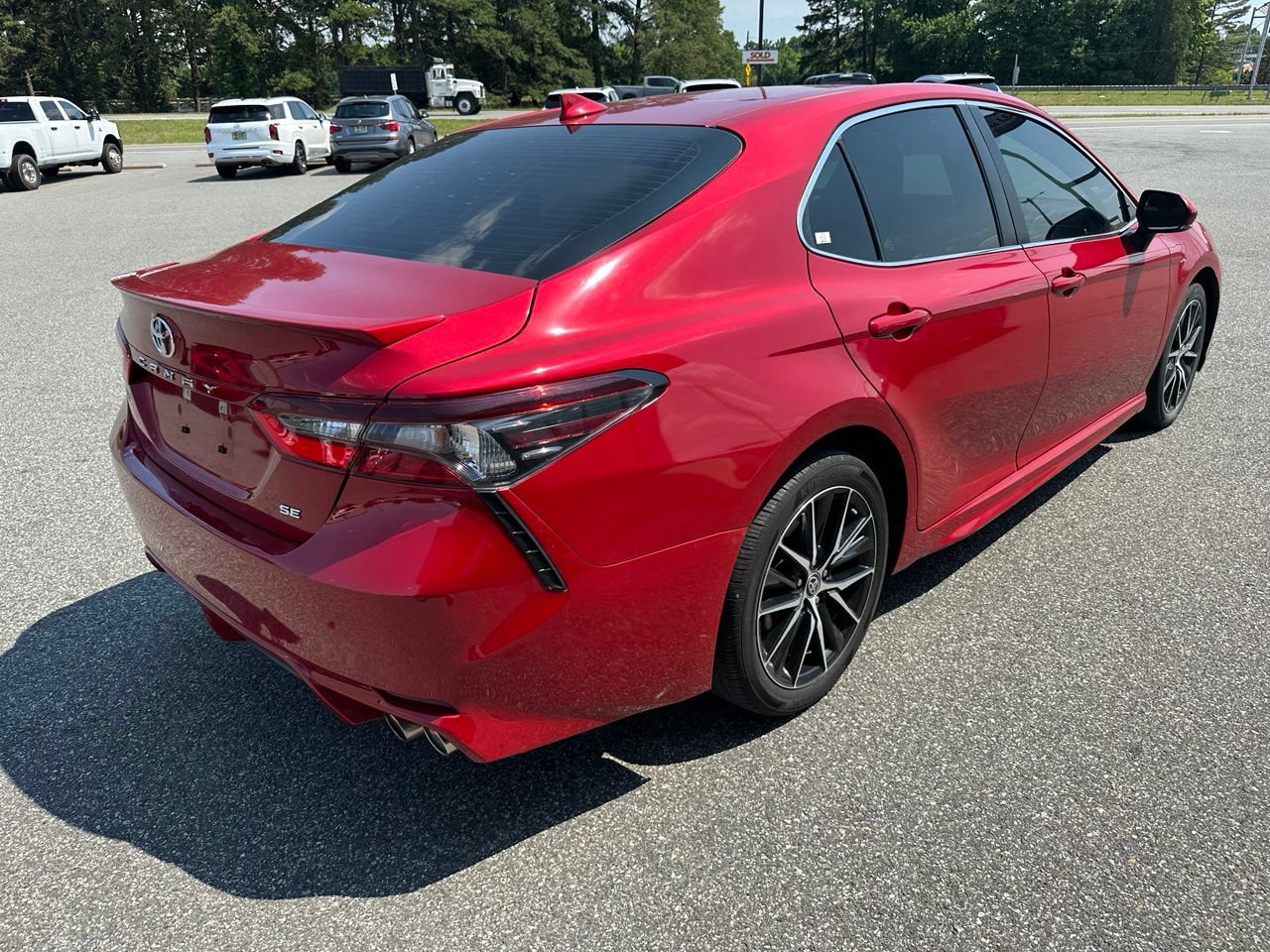 Used 2022 Toyota Camry SE FWD image 9