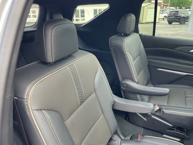 Used 2025 Chevrolet Traverse High Country image 36