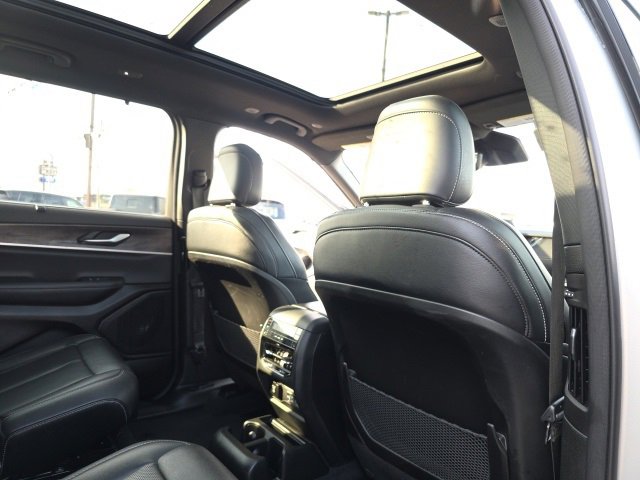 Used 2024 Jeep Grand Cherokee L Limited w/ Luxury Tech Group II image 53