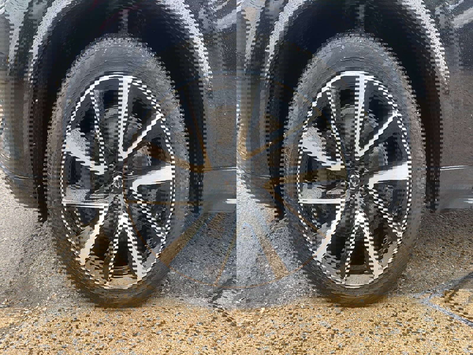 Used 2020 Volvo XC90 T6 Momentum w/ Protection Package Premier image 47