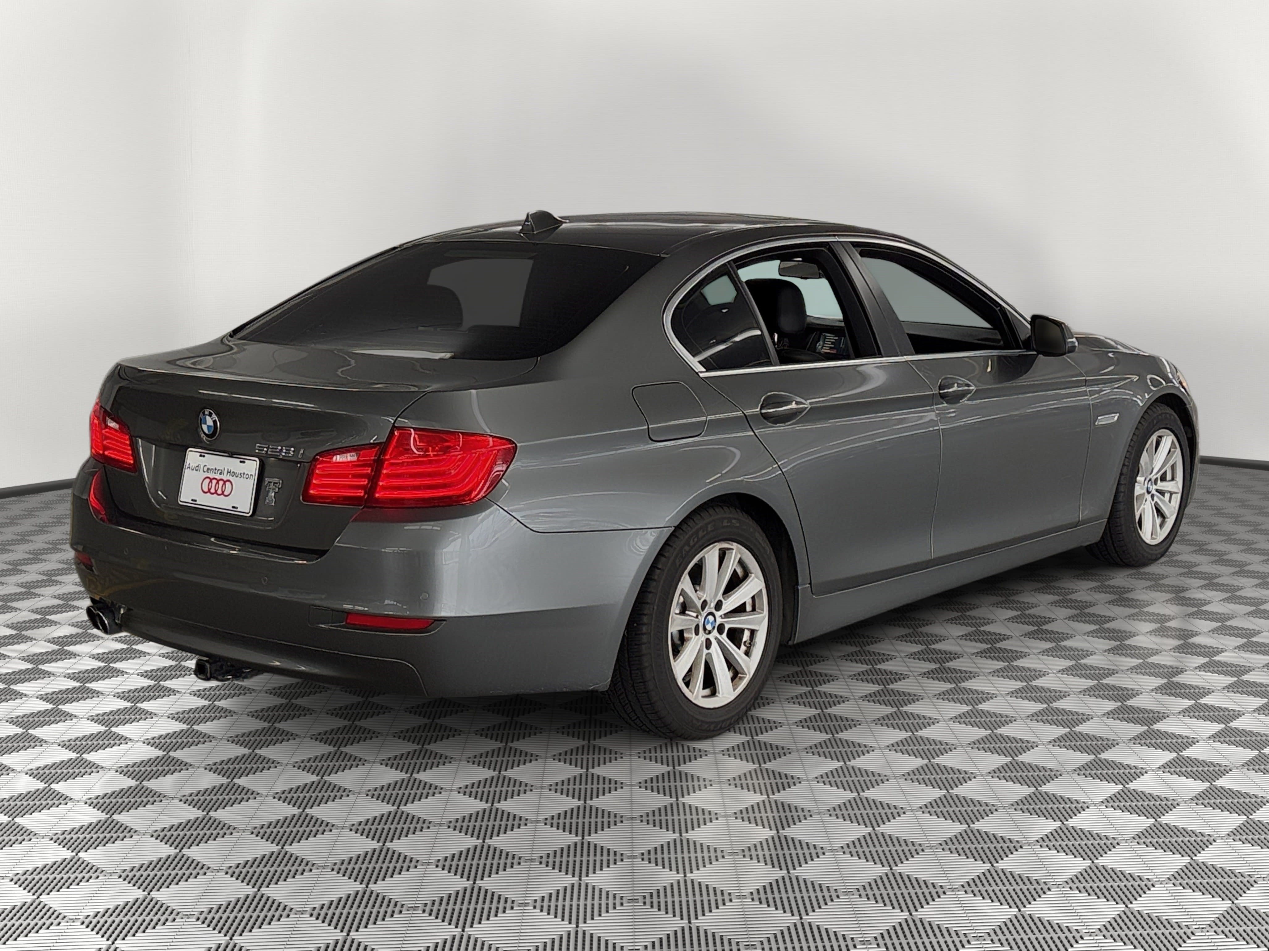 Used 2014 BMW 528i Sedan RWD image 9