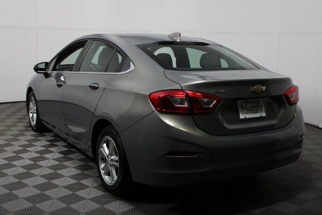 Used 2017 Chevrolet Cruze LT w/ Convenience Package image 5