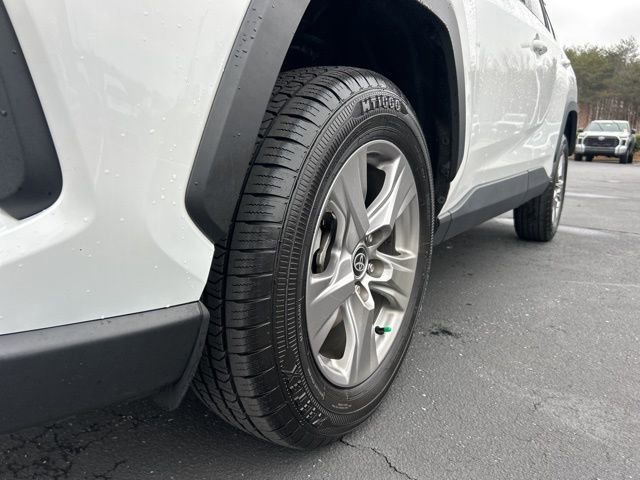 Used 2022 Toyota RAV4 XLE w/ Convenience Package image 12