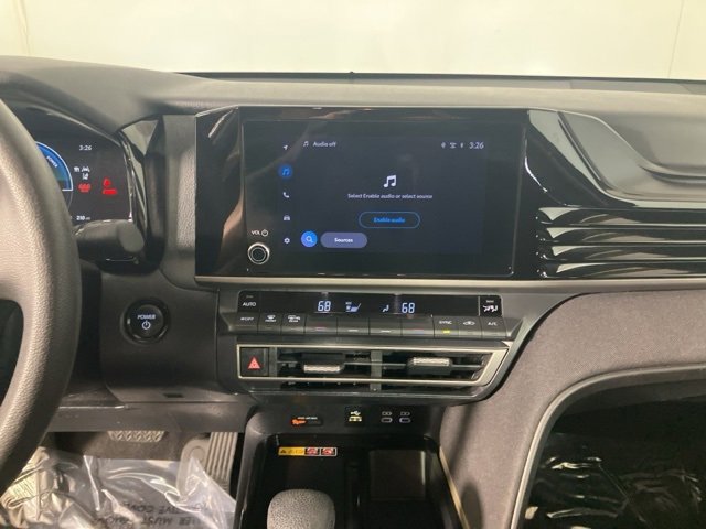 Used 2025 Toyota Camry LE image 11