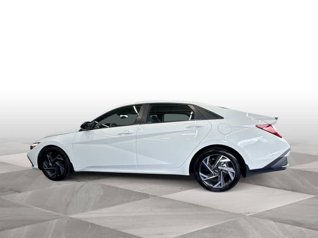Used 2025 Hyundai Elantra Sport FWD image 5