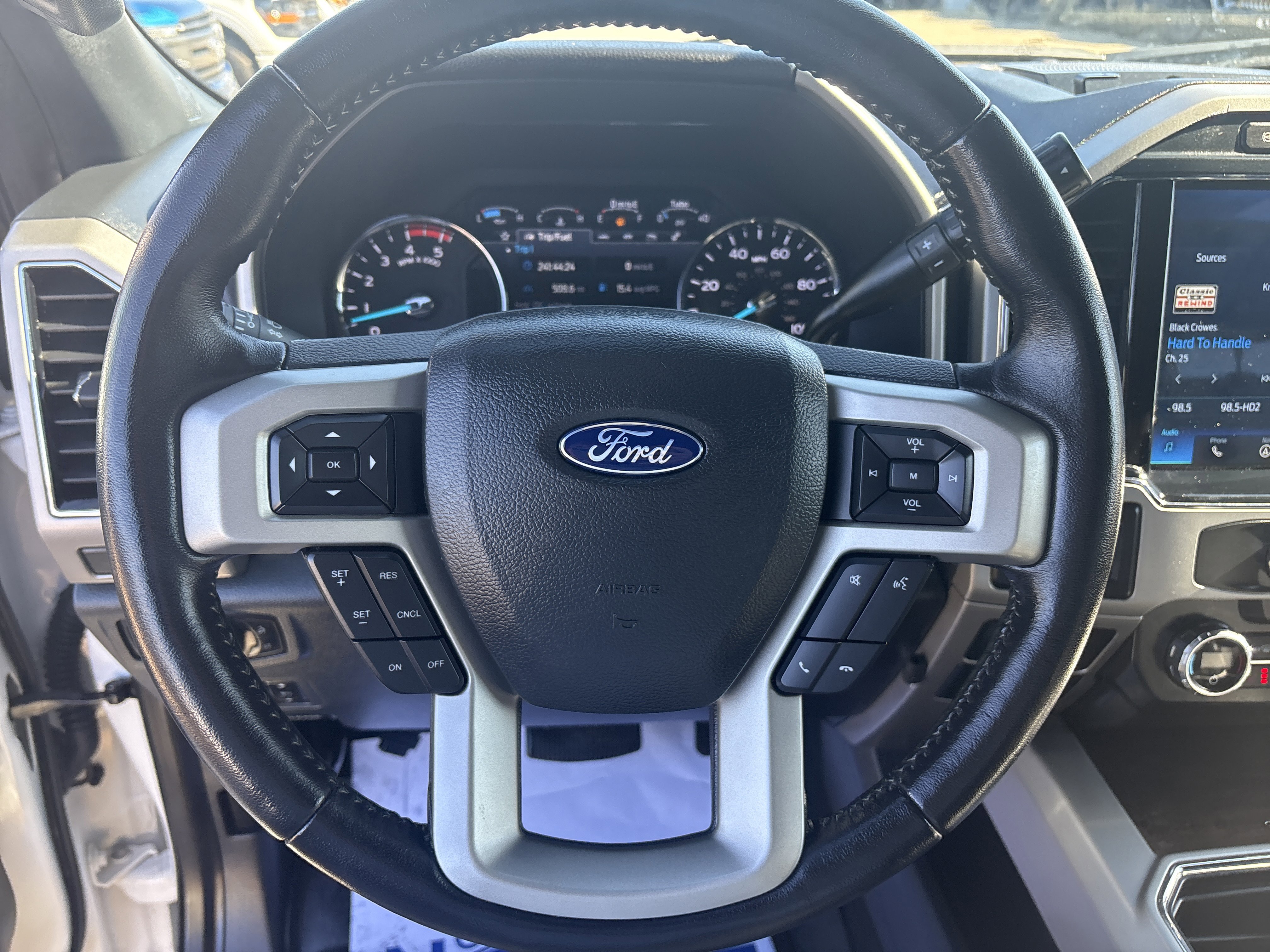 Used 2022 Ford F250 Lariat w/ Tremor Off-Road Package AWD/4WD image 15