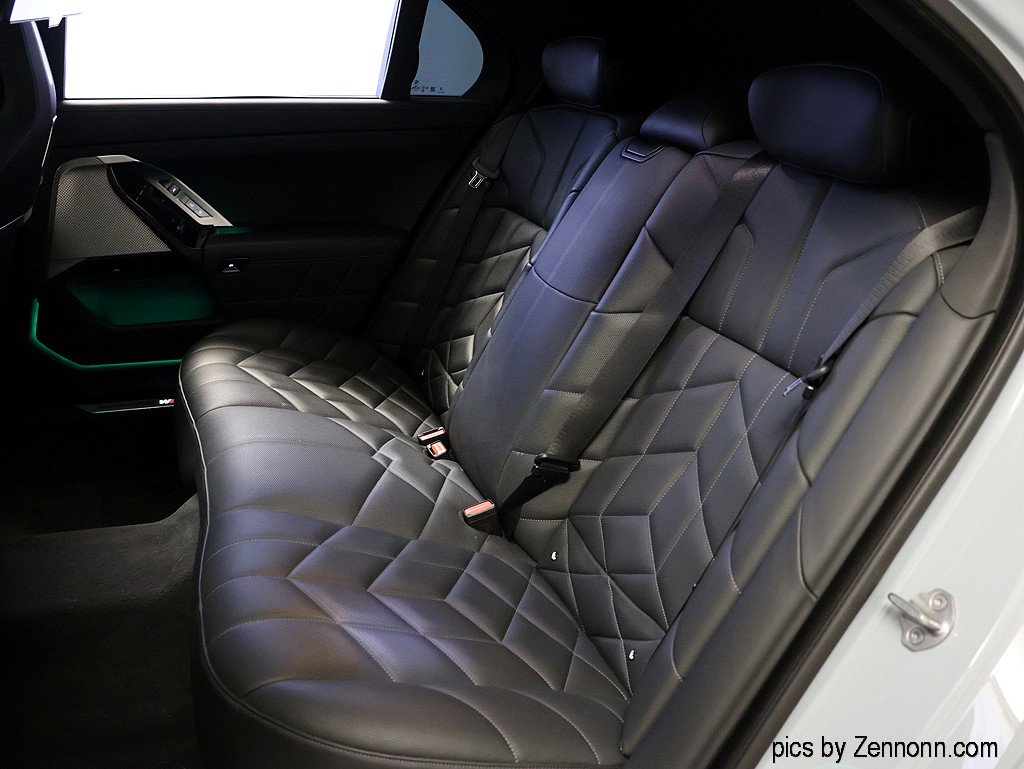 Certified 2024 BMW 760i xDrive w/ Premium Package 2 image 12