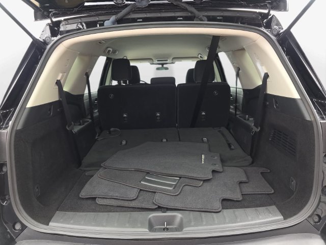 Used 2025 Nissan Pathfinder S FWD image 30