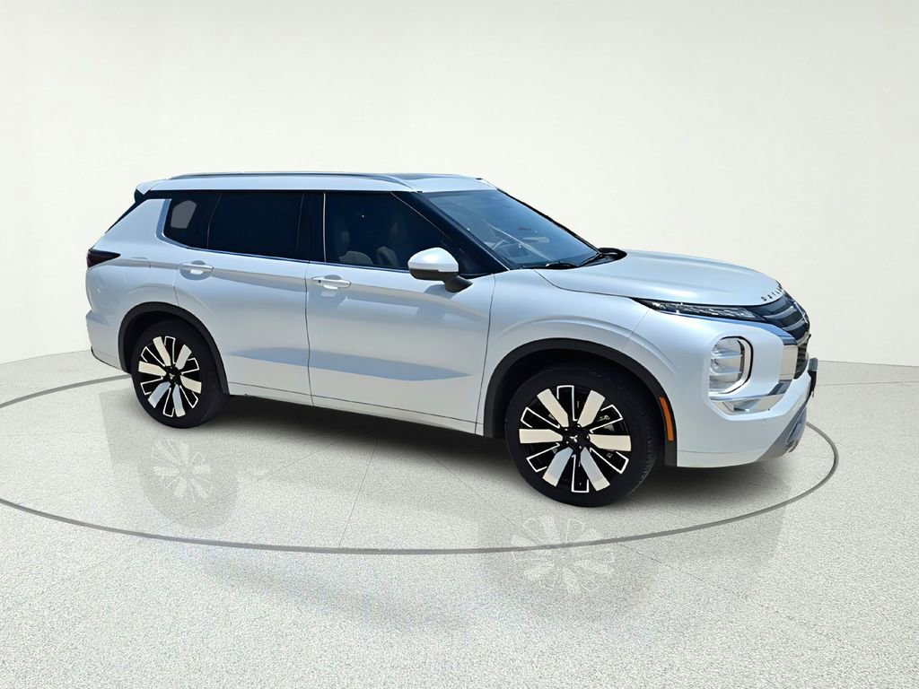 Used 2025 Mitsubishi Outlander SEL FWD image 8