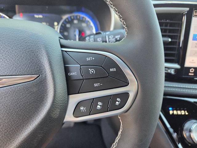 New 2026 Chrysler Pacifica Select FWD image 29
