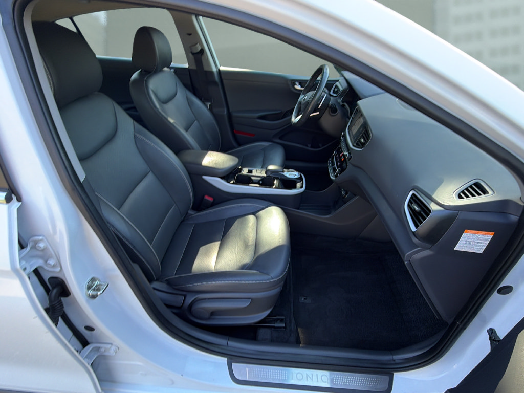 Used 2019 Hyundai Ioniq Limited FWD image 19