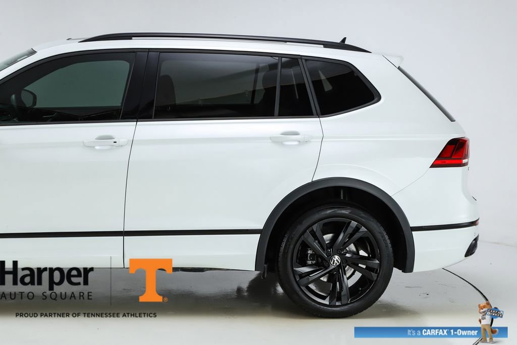 Used 2023 Volkswagen Tiguan SE R-Line image 41