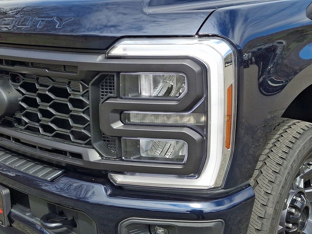 Used 2024 Ford F250 XLT w/ XLT Premium Package image 9