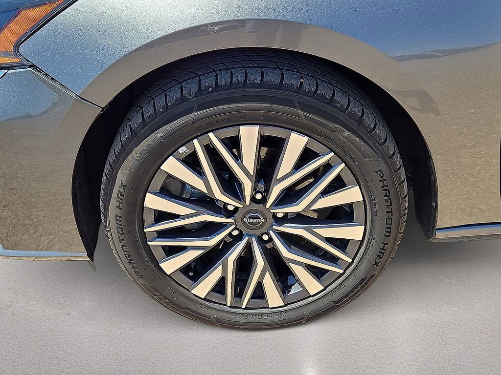 Used 2025 Nissan Altima 2.5 SV AWD/4WD image 10