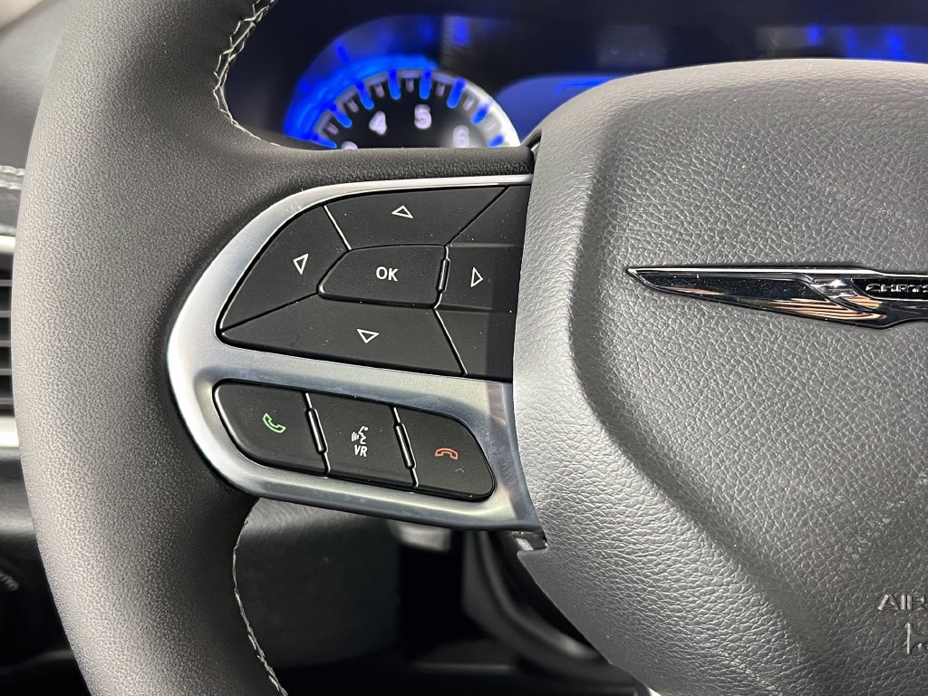 New 2026 Chrysler Pacifica Select FWD image 8