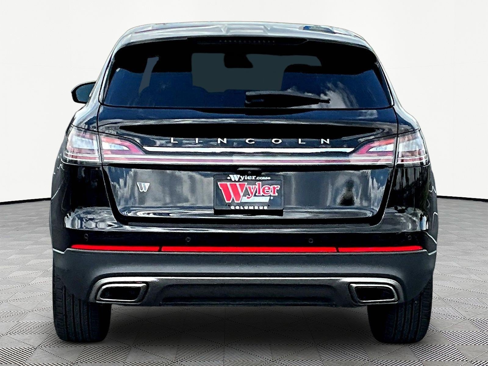 Used 2023 Lincoln Nautilus Reserve AWD/4WD image 5