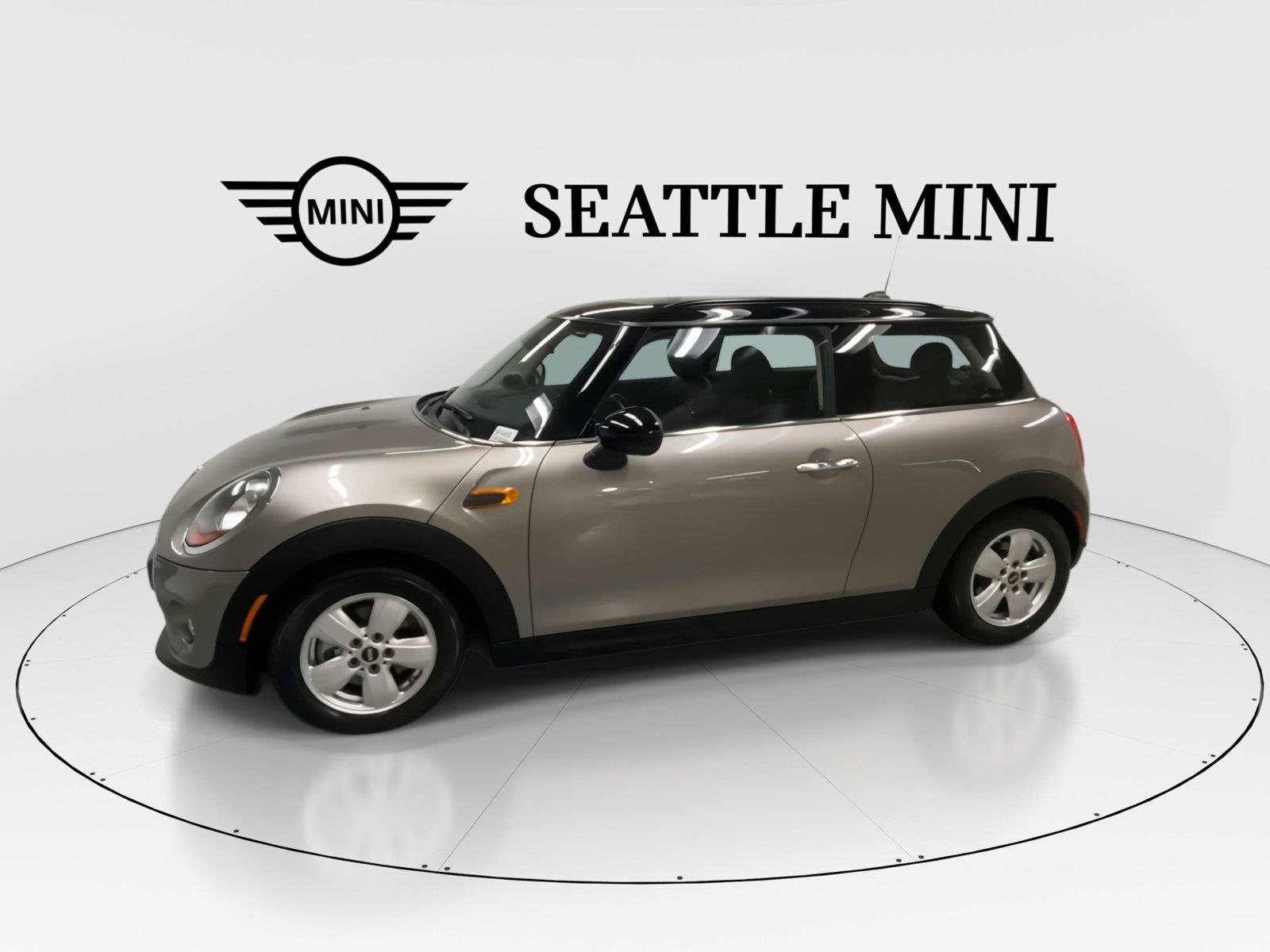 Used 2018 MINI Cooper 2-Door Hardtop FWD image 6