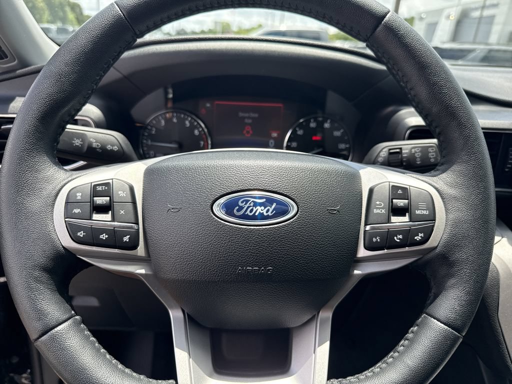 Used 2024 Ford Explorer XLT w/ Equipment Group 202A AWD/4WD image 25