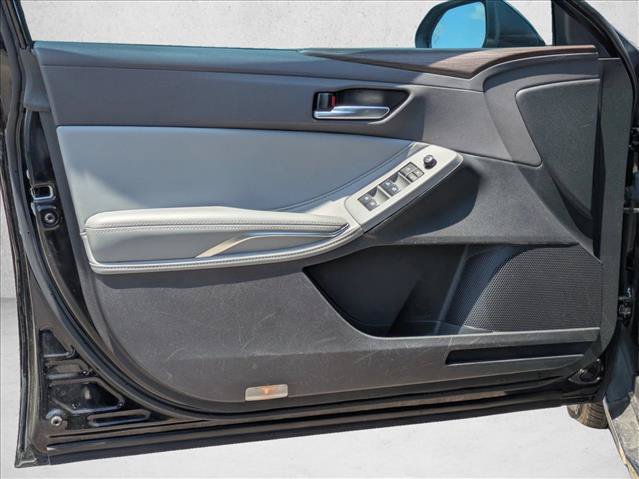 Used 2022 Toyota Avalon XLE w/ Moonroof Package FWD image 11