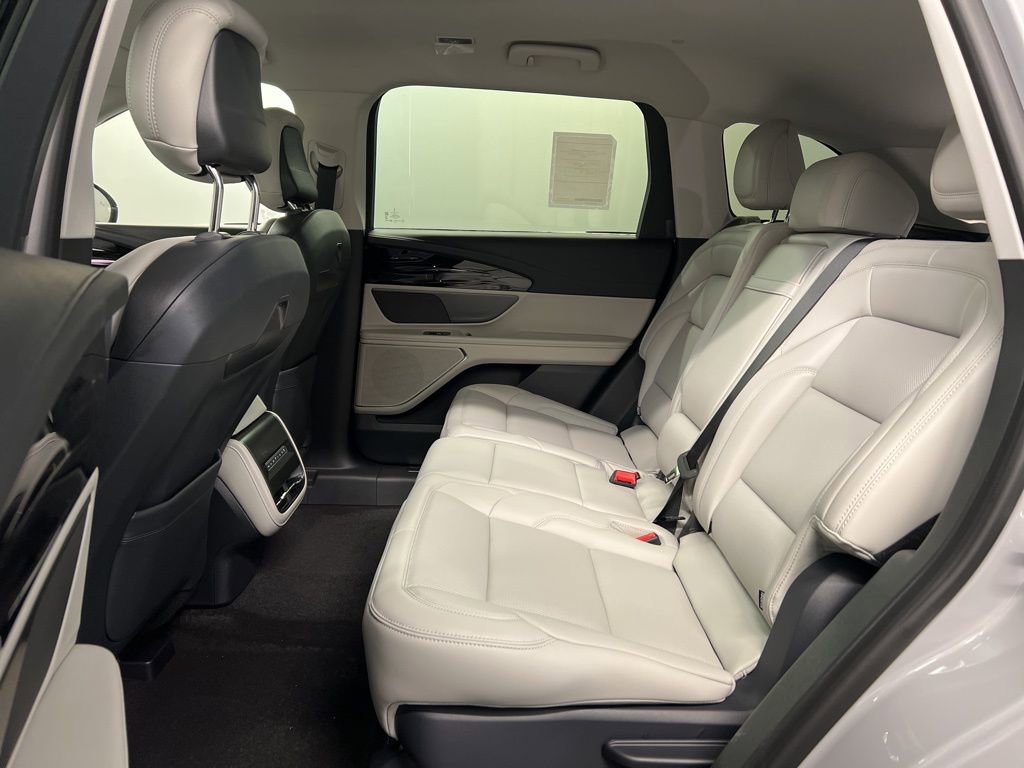 Used 2026 Lincoln Nautilus Premier image 31