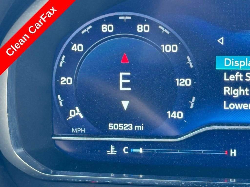 Used 2024 Chevrolet Suburban LT image 3