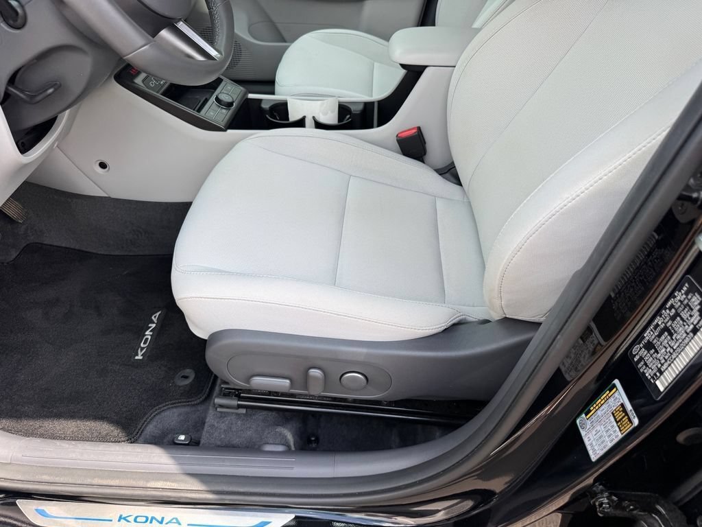 Used 2025 Hyundai Kona SEL AWD/4WD image 8