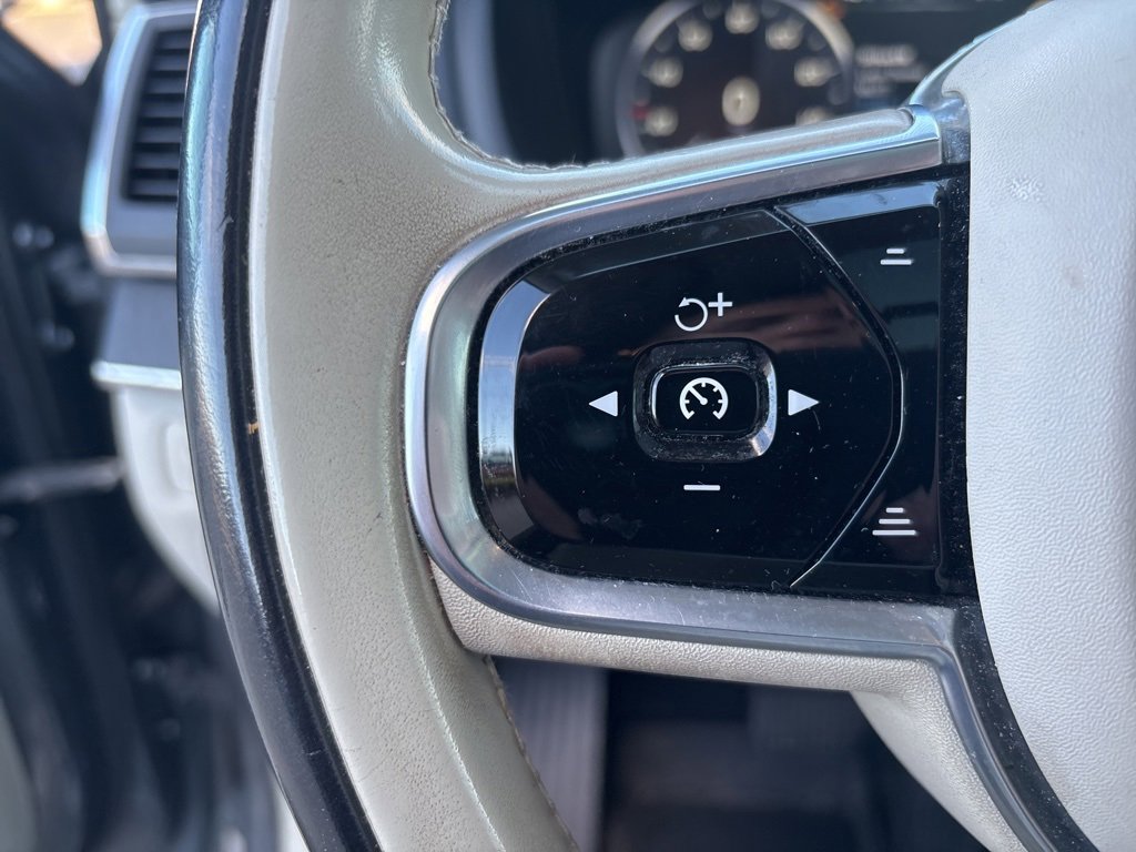 Used 2020 Volvo XC90 T6 Momentum w/ Protection Package Premier image 25