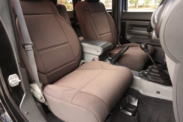 Used 2010 Jeep Wrangler Unlimited Sport image 13