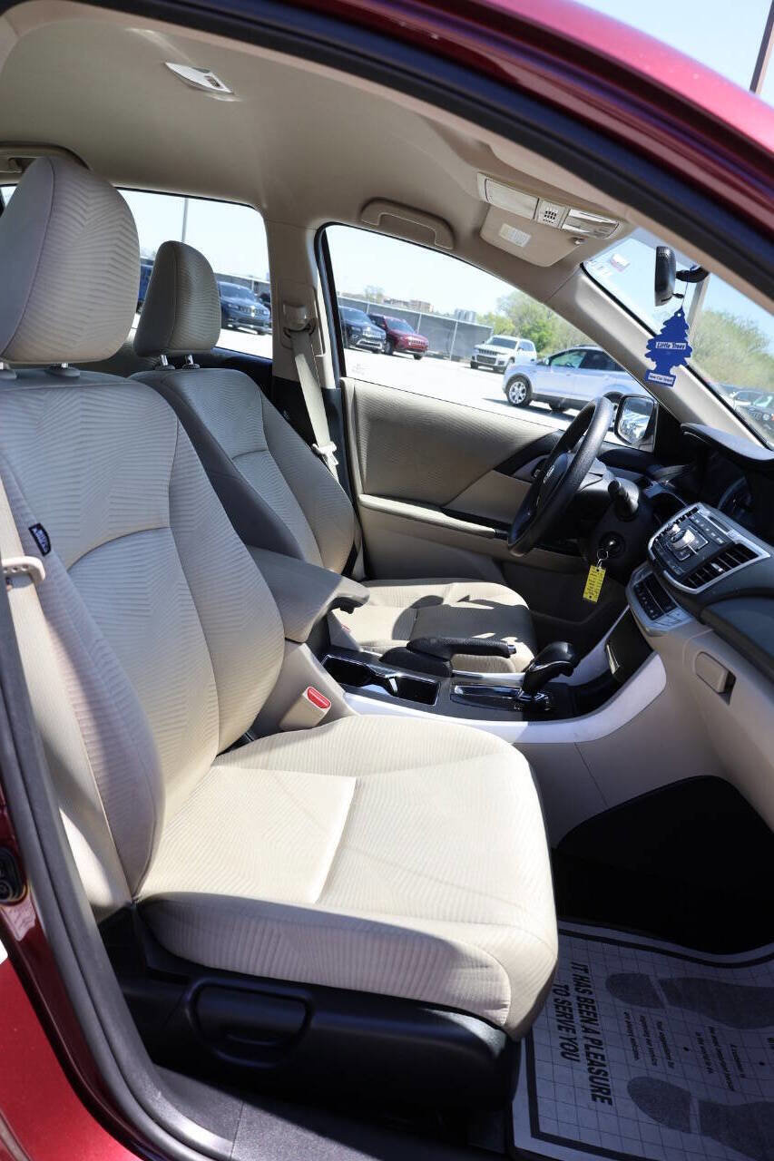 Used 2015 Honda Accord LX image 15