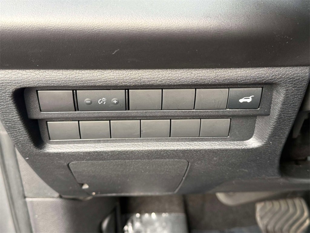 Used 2023 Mitsubishi Outlander AWD image 31