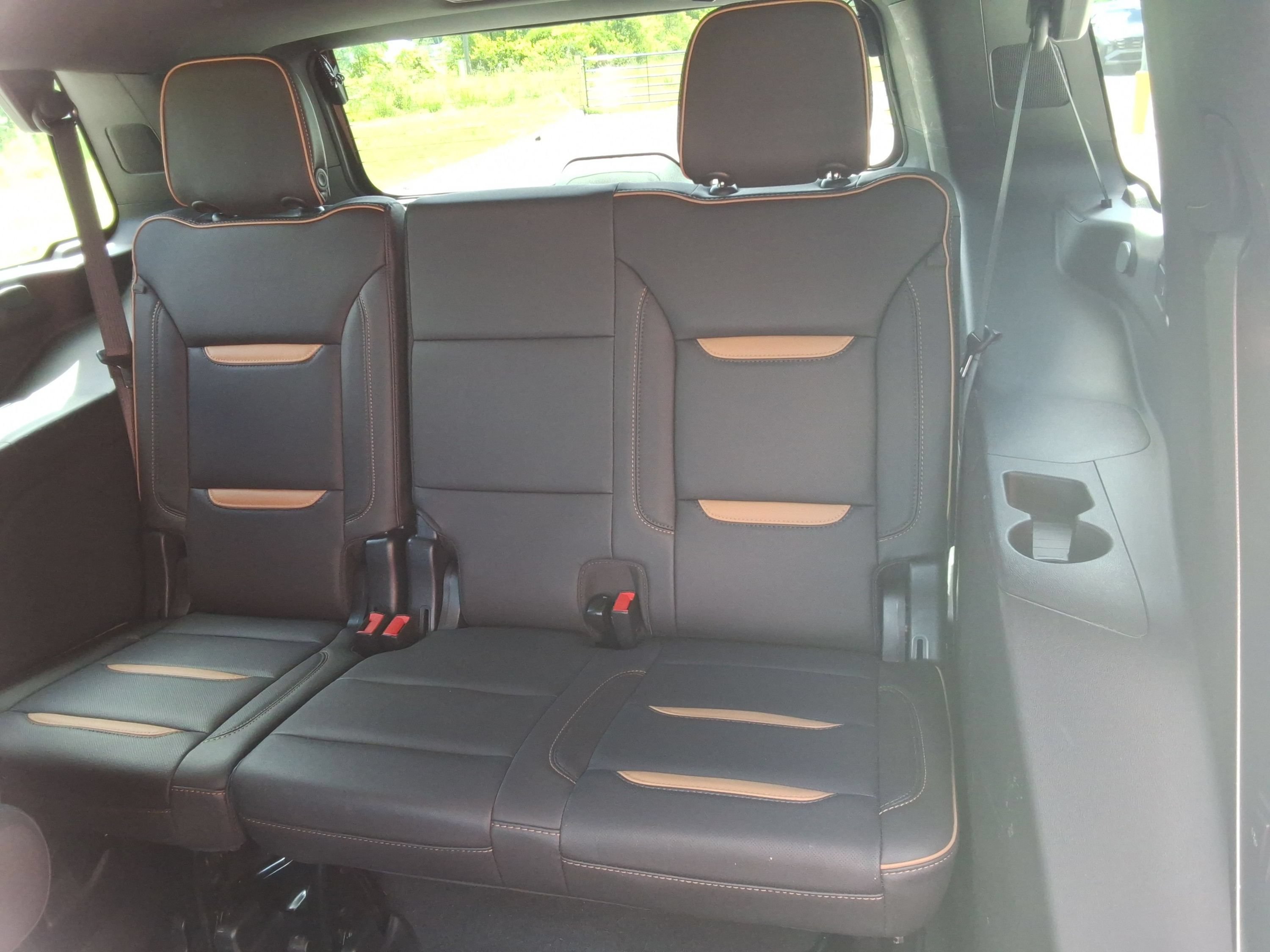 Used 2023 GMC Yukon AT4 w/ AT4 Premium Package AWD/4WD image 34