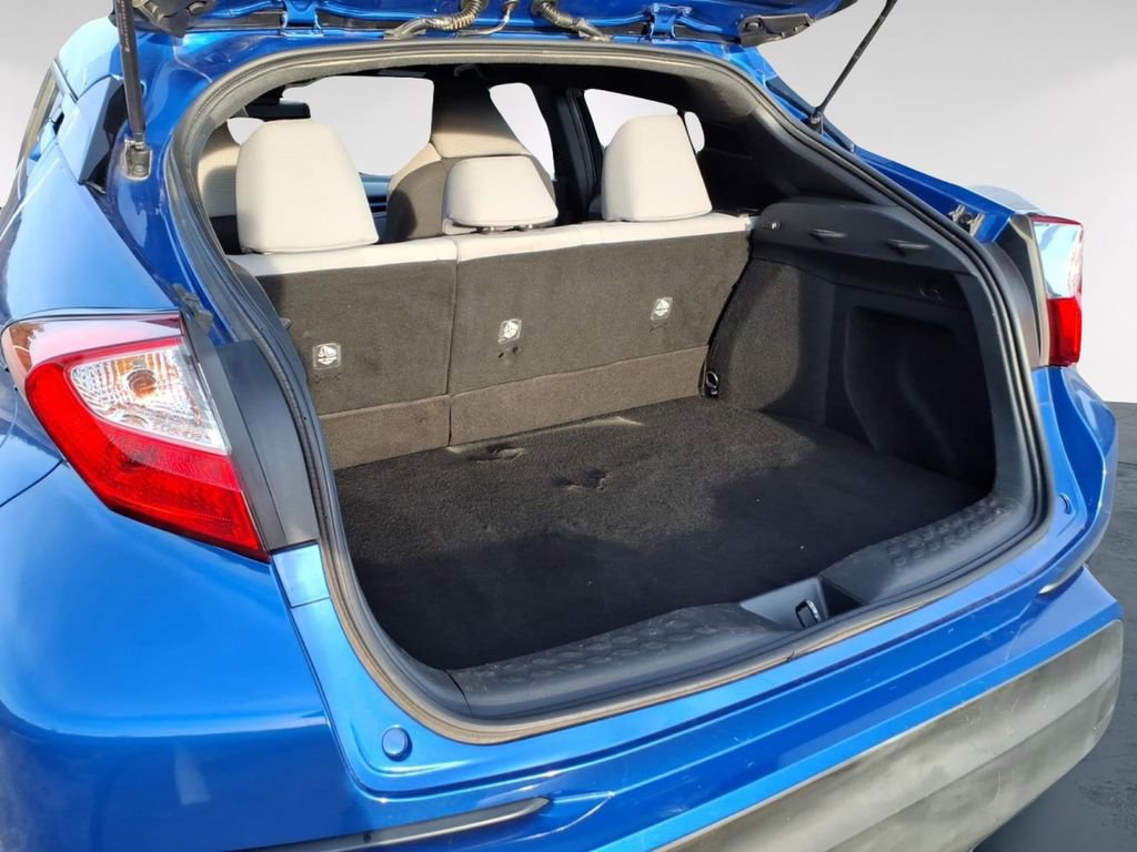 Used 2019 Toyota C-HR XLE image 7