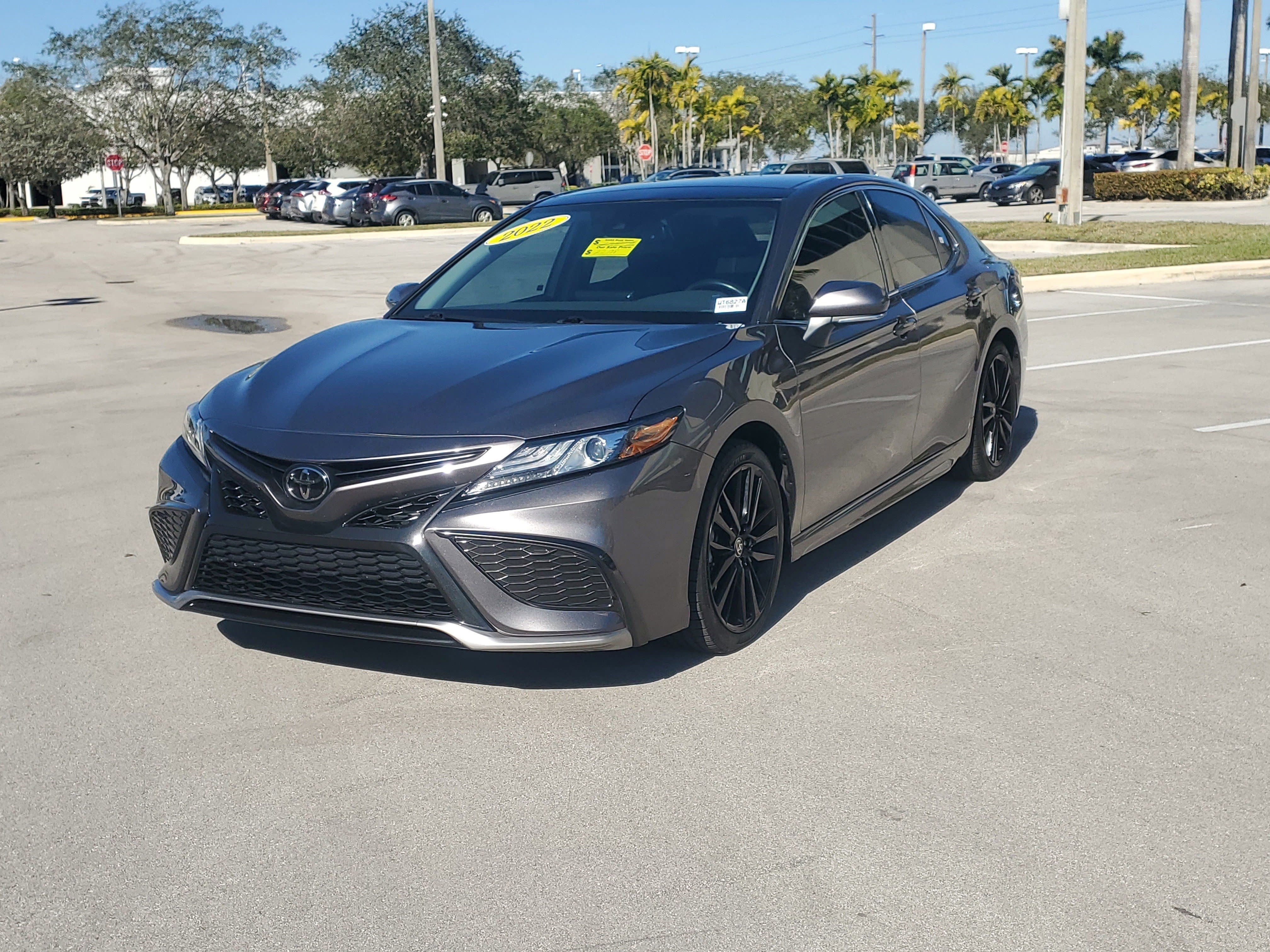 Used 2022 Toyota Camry XSE image 7