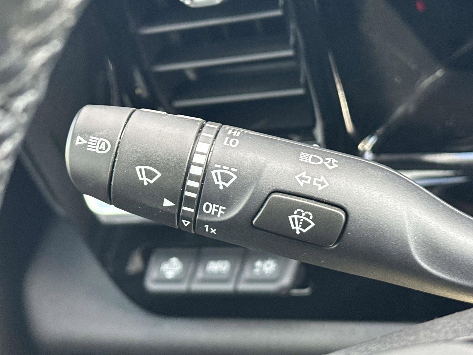 Used 2024 Chevrolet Silverado 2500 LTZ w/ LTZ Convenience Package image 18