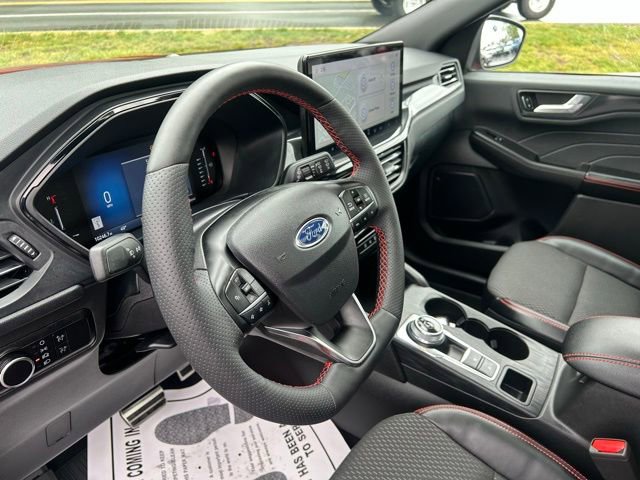 Used 2023 Ford Escape ST-Line w/ Tech Pack #1 AWD/4WD image 18