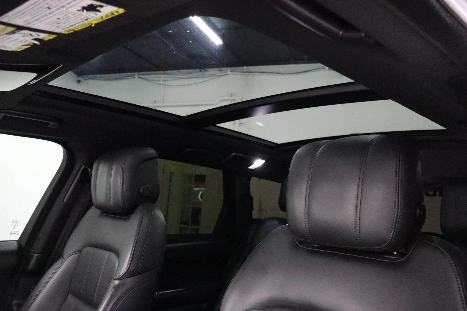 Used 2019 Land Rover Range Rover Sport HSE AWD/4WD image 37