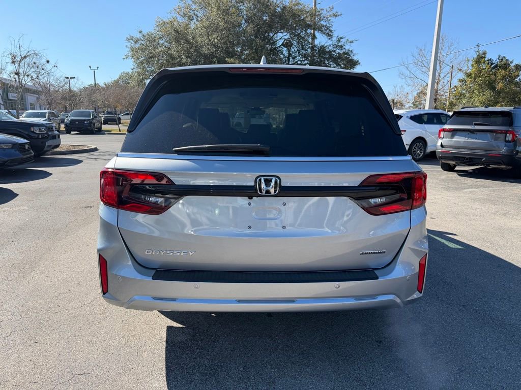 New 2026 Honda Odyssey Touring image 5