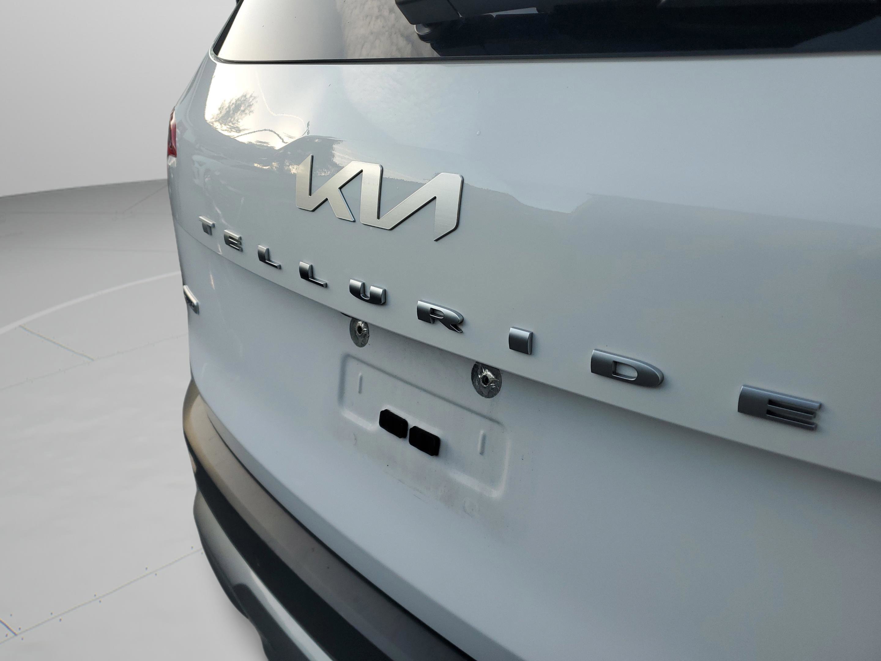 Certified 2022 Kia Telluride SX w/ SX Prestige Package image 29