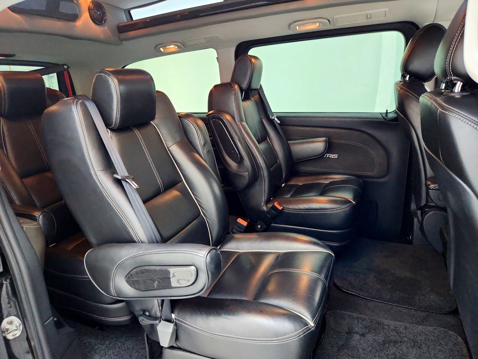 Used 2019 Mercedes-Benz Metris Passenger image 25