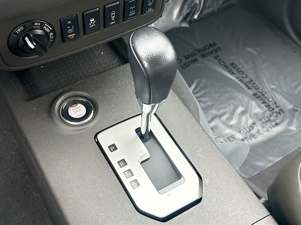 Used 2020 Nissan Frontier PRO-4X image 17