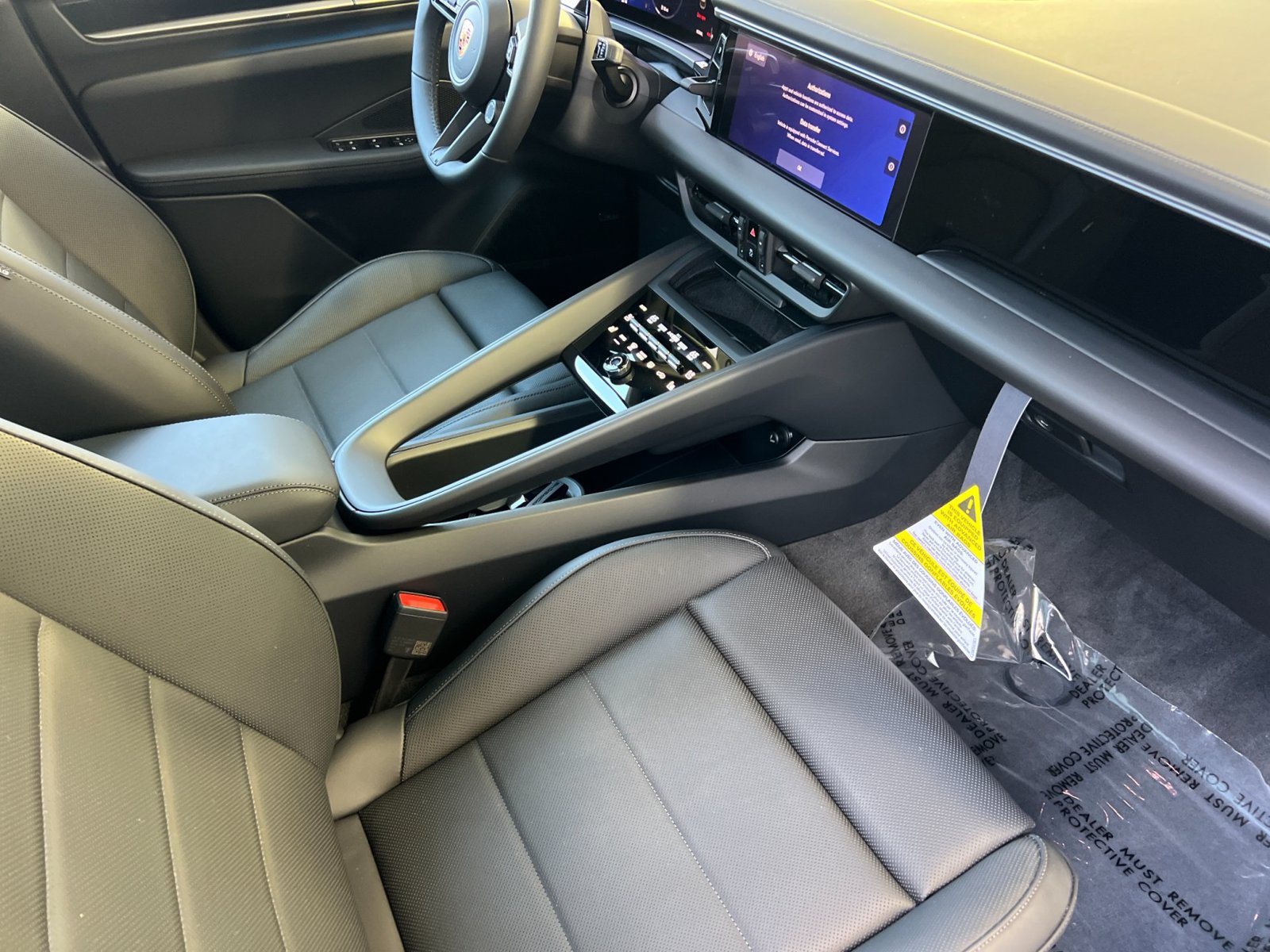 New 2026 Porsche Macan 4 Electric AWD/4WD image 18