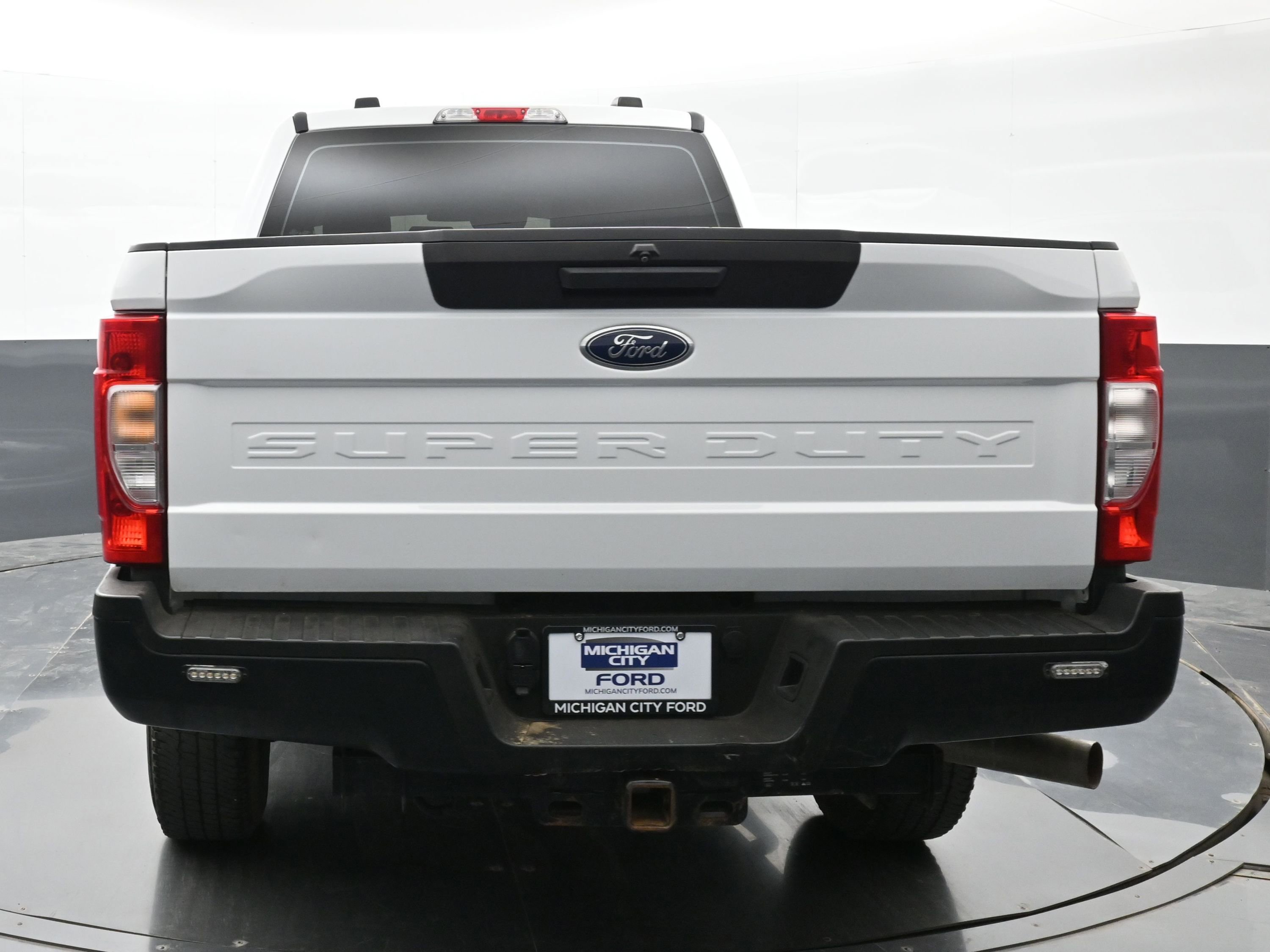 Used 2022 Ford F250 XL w/ Power Equipment Group image 2